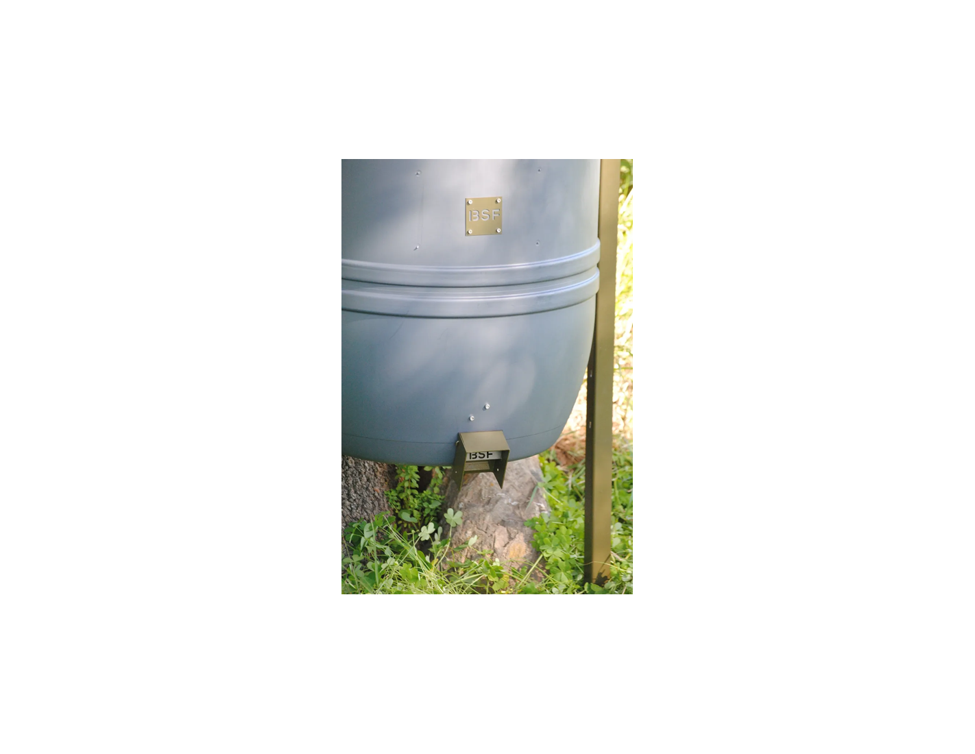 Bidón de 220 litros con trampilla y... Bidón de 220 litros con trampilla y...